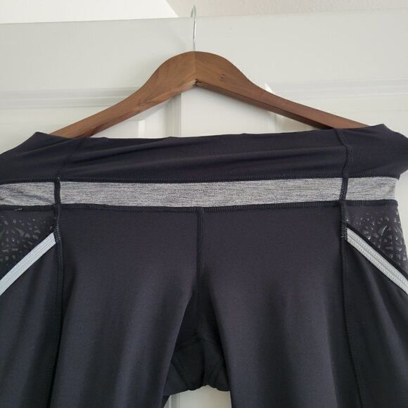 Lululemon Navy Cropped Leggings size 6‎ - Picture 3 of 10